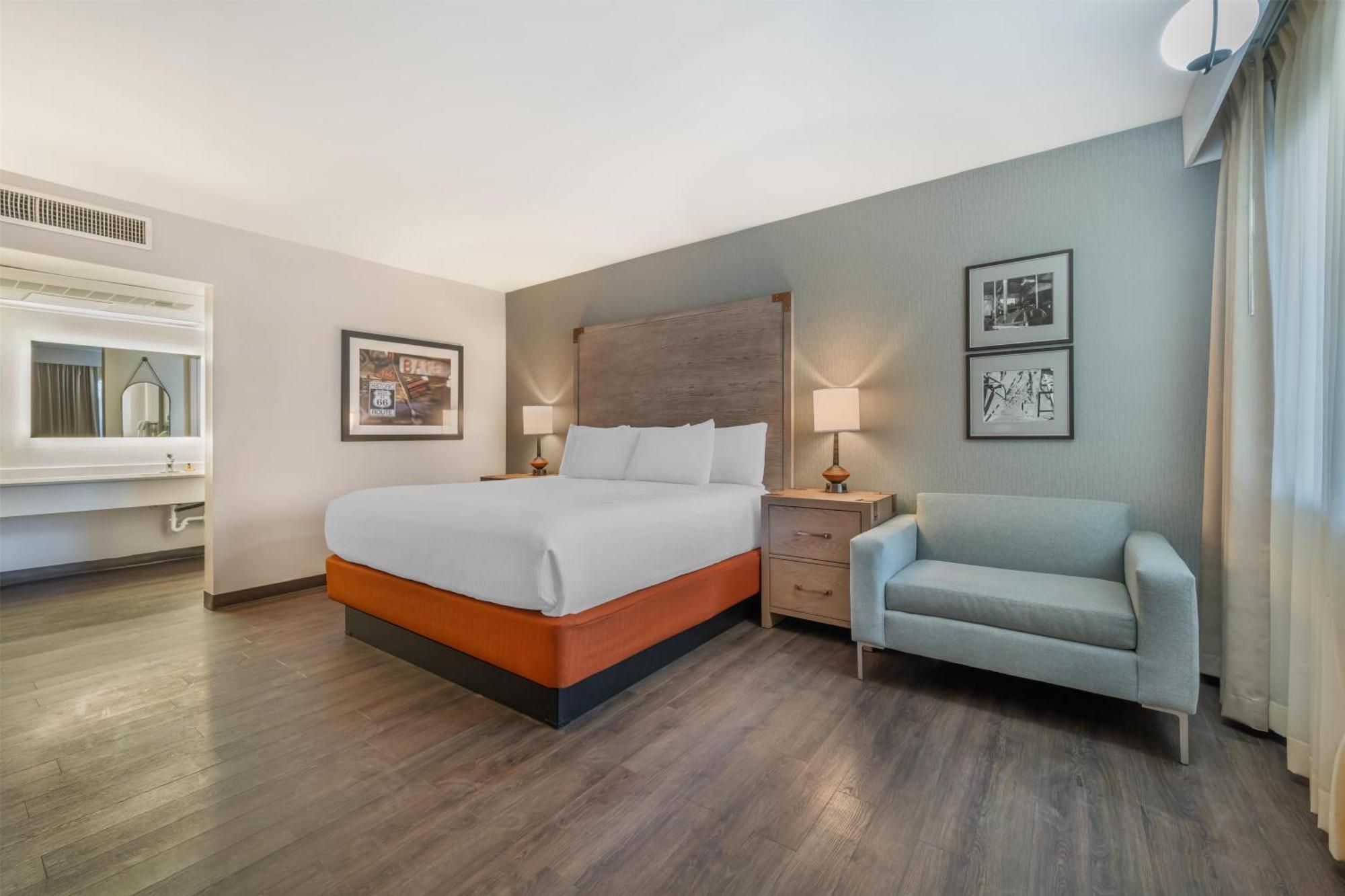 King Room Pet Friendly or Non-Smoking,1742746615:JPEG